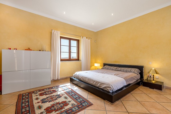 Spacious finca property with pool in a quiet location near Santa Magdalena image 8