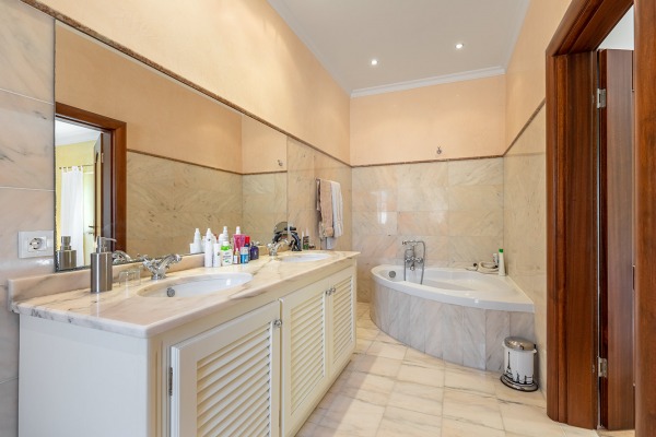 Spacious finca property with pool in a quiet location near Santa Magdalena image 9