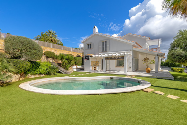Spacious villa with separate guest area in Santa Ponsa image 2