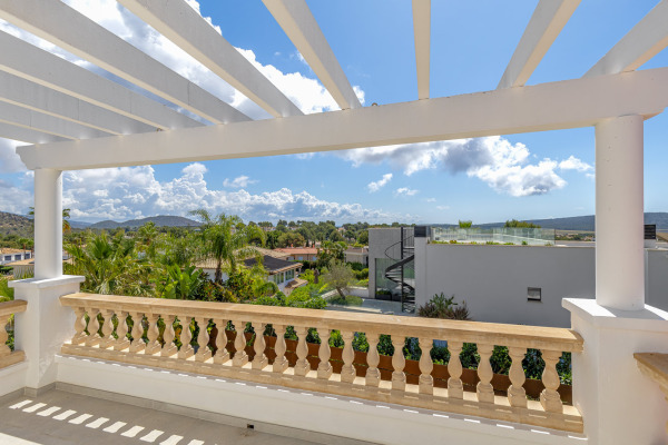 Spacious villa with separate guest area in Santa Ponsa image 8