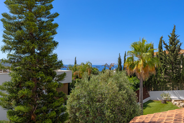 Spacious villa with separate guest area in Santa Ponsa image 9