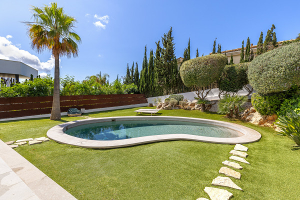 Spacious villa with separate guest area in Santa Ponsa image 11