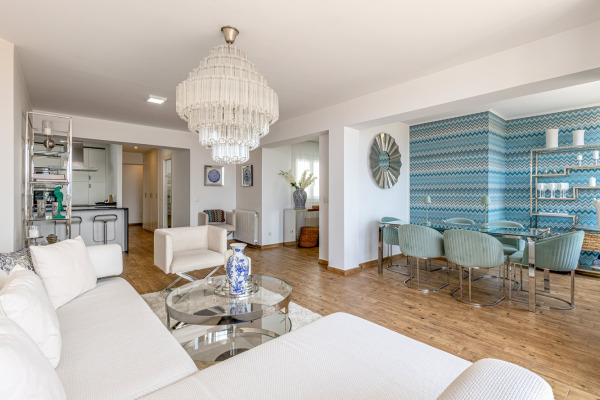 Modernized penthouse apartment with fantastic terrace in Santa Catalina image 4