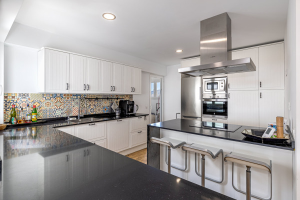 Modernized penthouse apartment with fantastic terrace in Santa Catalina image 7