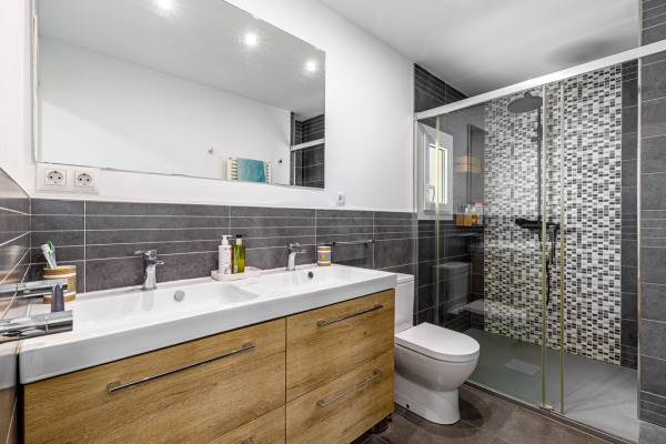 Modernized penthouse apartment with fantastic terrace in Santa Catalina image 9