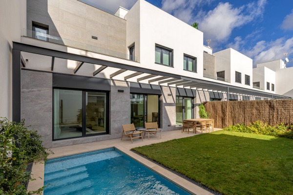Modern new development terraced houses with private pool in Playa de Palma image 2
