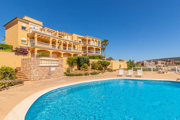 Penthouse on the waterfront near Port Adriano for rent image 8