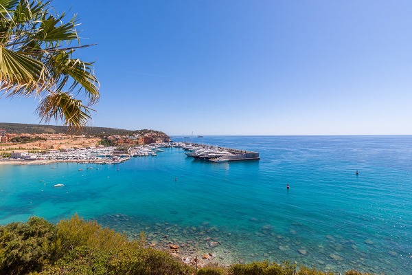Penthouse on the waterfront near Port Adriano for rent image 9