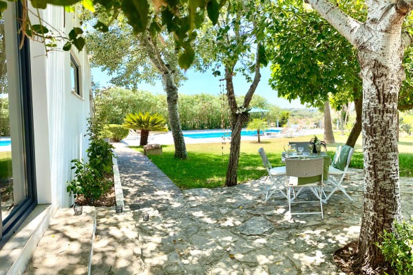 Charming country house in an elevated position and with great views image 3