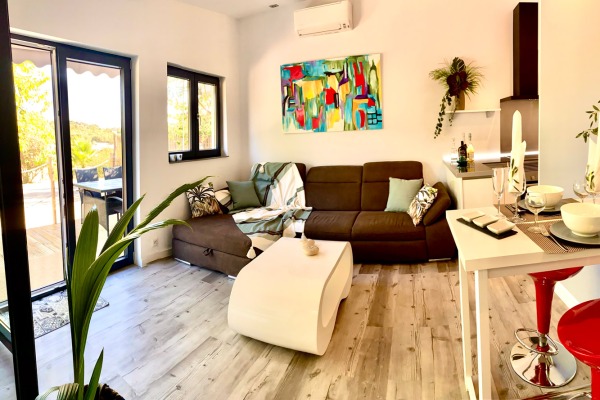 Charming country house in an elevated position and with great views image 6