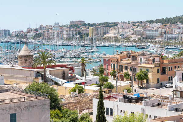 Exclusive apartment with fantastic views of the cathedral and harbor image 3