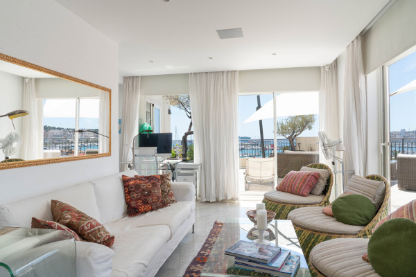 Exclusive apartment with fantastic views of the cathedral and harbor image 7