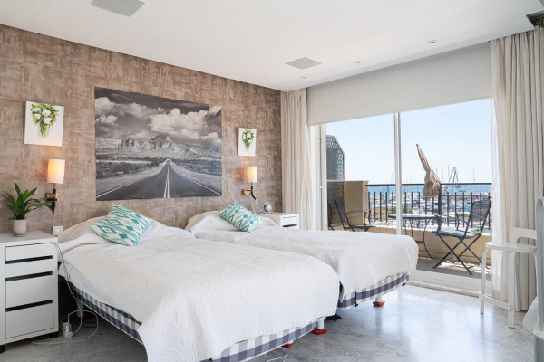 Exclusive apartment with fantastic views of the cathedral and harbor image 11