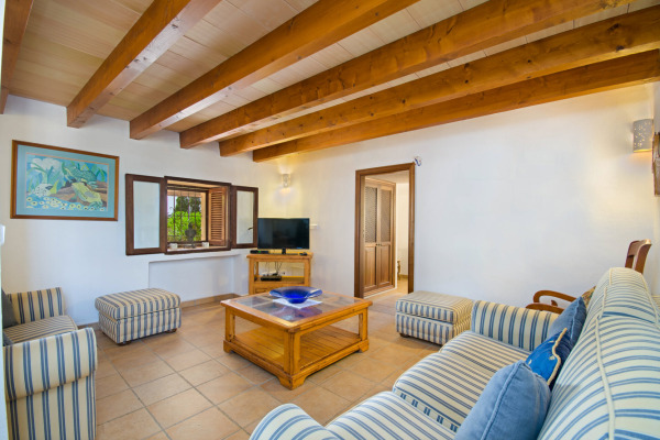 Finca with holiday rental license above the village of Son Macia image 5