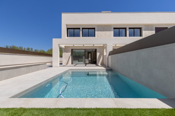 New terraced house with pool and a roof terrace with sea views in Sa Rapita