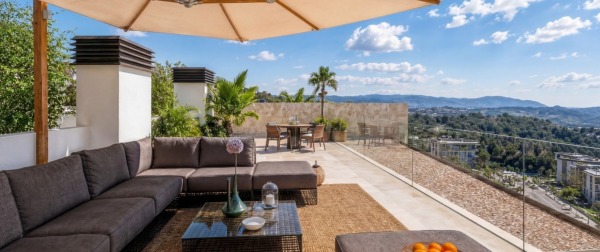 Luxury new-build penthouse with roof terrace and panoramic sea views image 11
