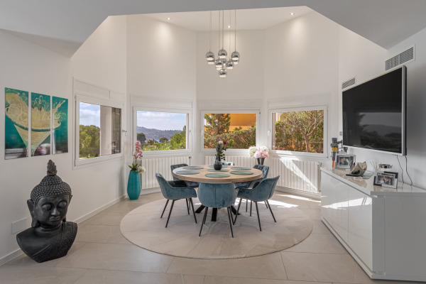 Mediterranean sea view villa in a popular location in Costa de la Calma image 4