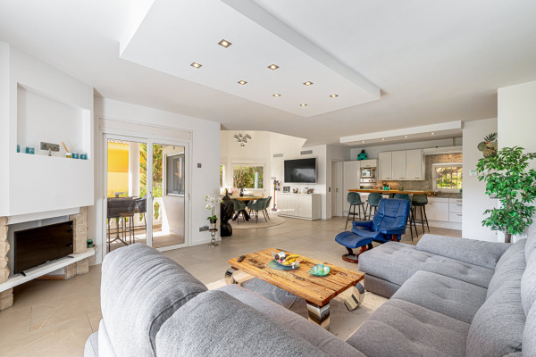 Mediterranean sea view villa in a popular location in Costa de la Calma image 5