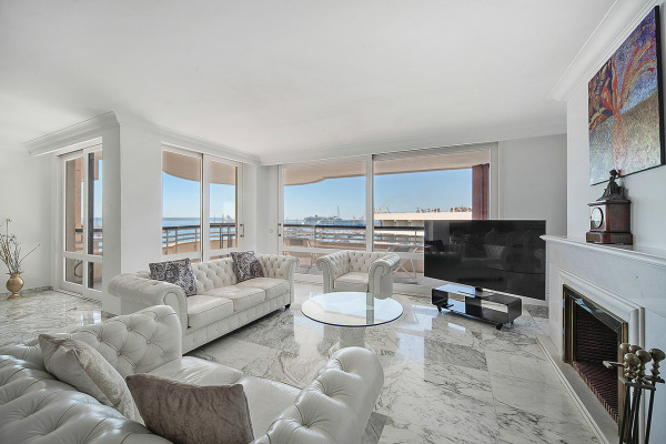 Spacious luxury penthouse with sea and harbor views on the Paseo Maritimo image 3