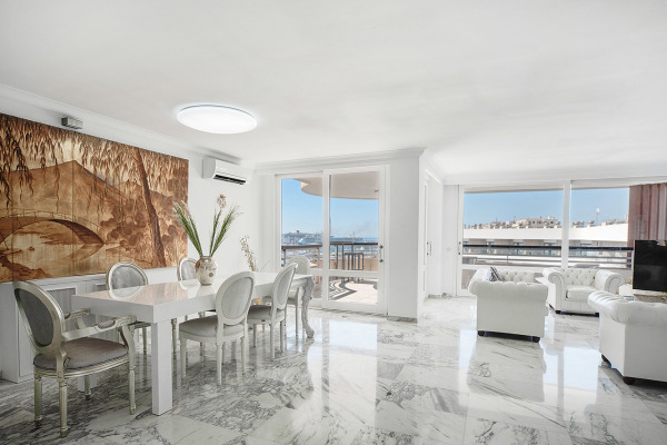 Spacious luxury penthouse with sea and harbor views on the Paseo Maritimo image 4