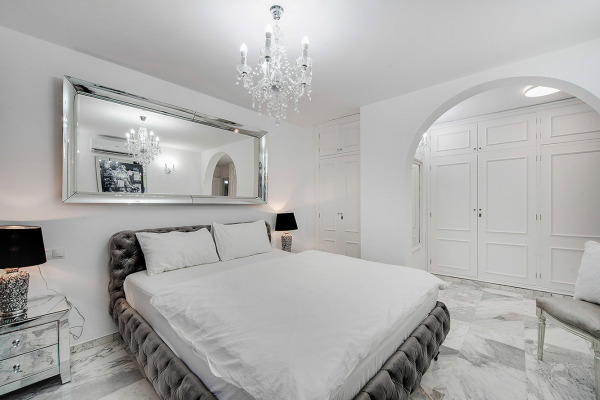 Spacious luxury penthouse with sea and harbor views on the Paseo Maritimo image 10