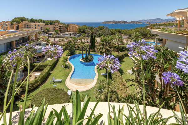 Spacious penthouse apartment with sea views and private pool image 3