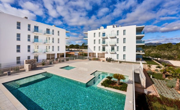 Modern garden apartment in a newly constructed complex in Cala d'Or