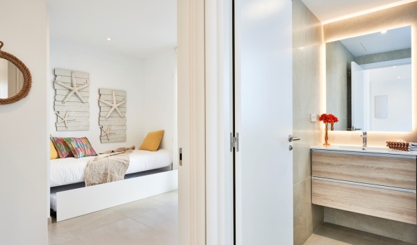 Modern garden apartment in a newly constructed complex in Cala d'Or image 9