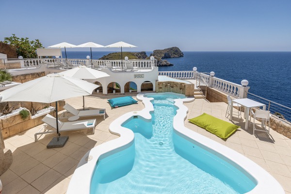Fantastic seafront luxury villa with direct sea access in Santa Ponsa image 2