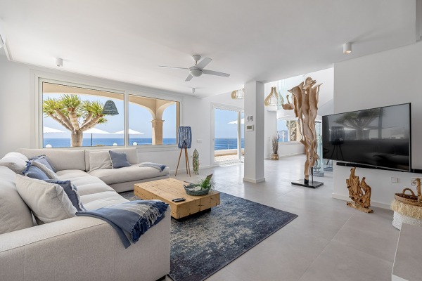 Fantastic seafront luxury villa with direct sea access in Santa Ponsa image 9