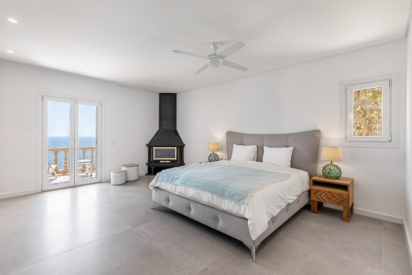 Fantastic seafront luxury villa with direct sea access in Santa Ponsa image 10