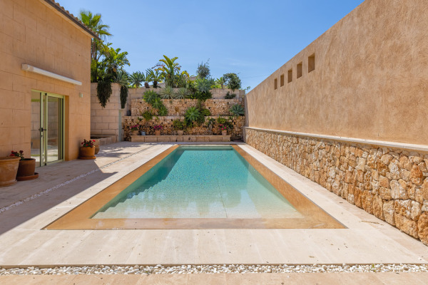 High-quality renovated townhouse in Ses Salines in the southeast of Mallorca image 2