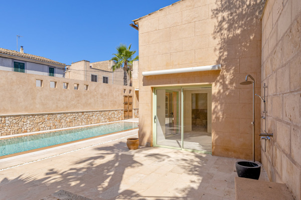 High-quality renovated townhouse in Ses Salines in the southeast of Mallorca image 12