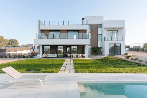 Exclusive new-build villa in modern style in Son Gual near Palma image 2