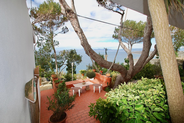 Frontline villa with fantastic views of the bay of Palma and lots of potential image 7