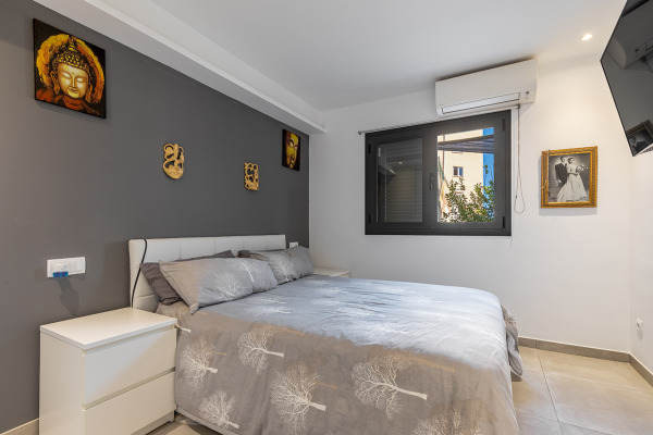 Modern ground floor apartment with pool in El Molinar near Portixol image 7