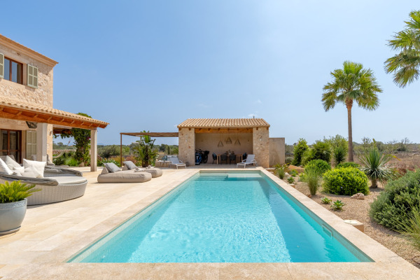 Modern, nearly new finca in a quiet location between Santanyi and Ses Salines image 6