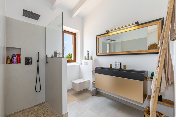 Modern, nearly new finca in a quiet location between Santanyi and Ses Salines image 8