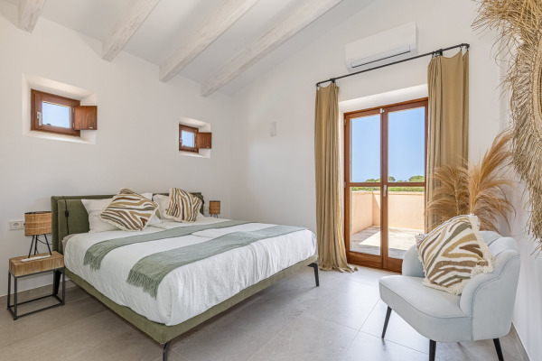 Modern, nearly new finca in a quiet location between Santanyi and Ses Salines image 9