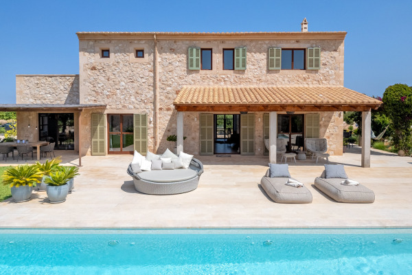 Modern, nearly new finca in a quiet location between Santanyi and Ses Salines image 10