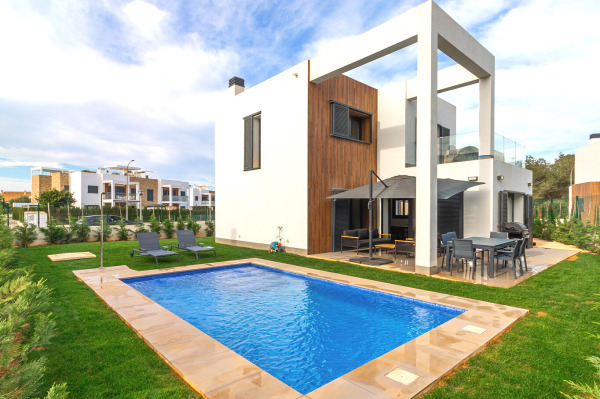 Modern villa with pool in the southeast of Mallorca image 2