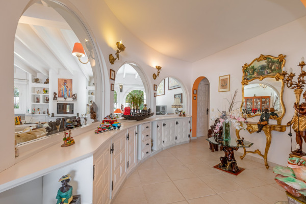 Mediterranean-style villa with lots of potential in the southwest of Mallorca image 6