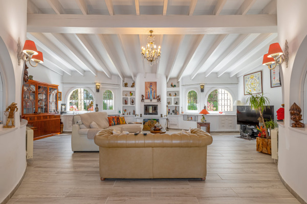 Mediterranean-style villa with lots of potential in the southwest of Mallorca image 7