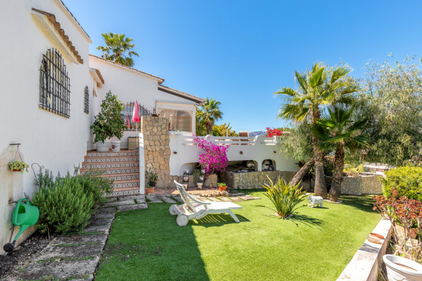 Mediterranean-style villa with lots of potential in the southwest of Mallorca image 9