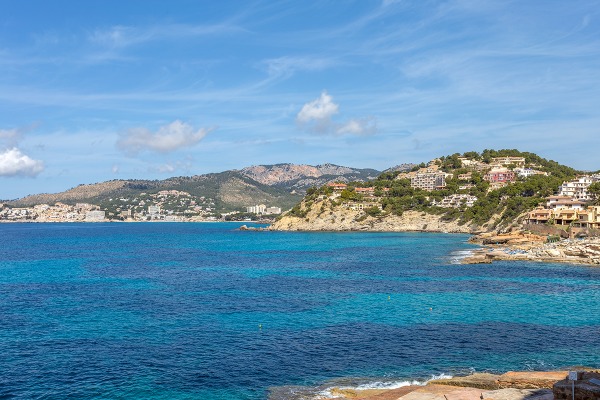 Renovated apartment in a seafront location on the southwest coast of Mallorca image 2