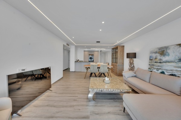 Renovated apartment in a seafront location on the southwest coast of Mallorca image 4