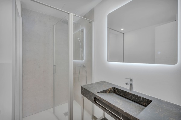 Renovated apartment in a seafront location on the southwest coast of Mallorca image 9
