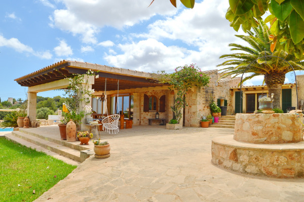 Mediterranean finca in an elevated position with sea views in Calonge image 5