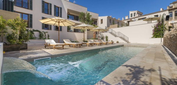 Modern apartment with a spacious terrace in the heart of Santa Maria image 2