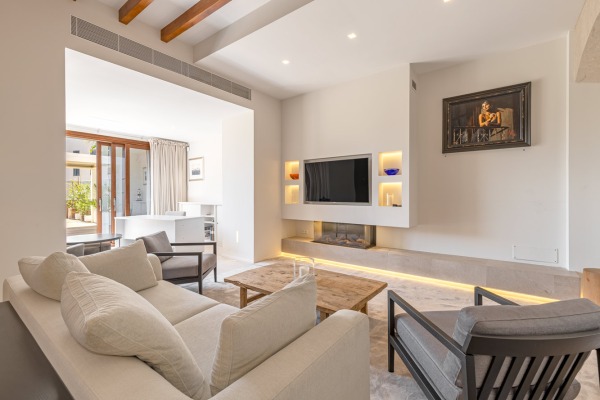 Modern apartment with a spacious terrace in the heart of Santa Maria image 5